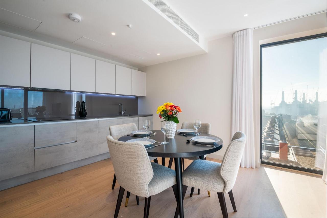 Modern Family Home Close To Victoria Station By Underthedoormat London Exterior photo